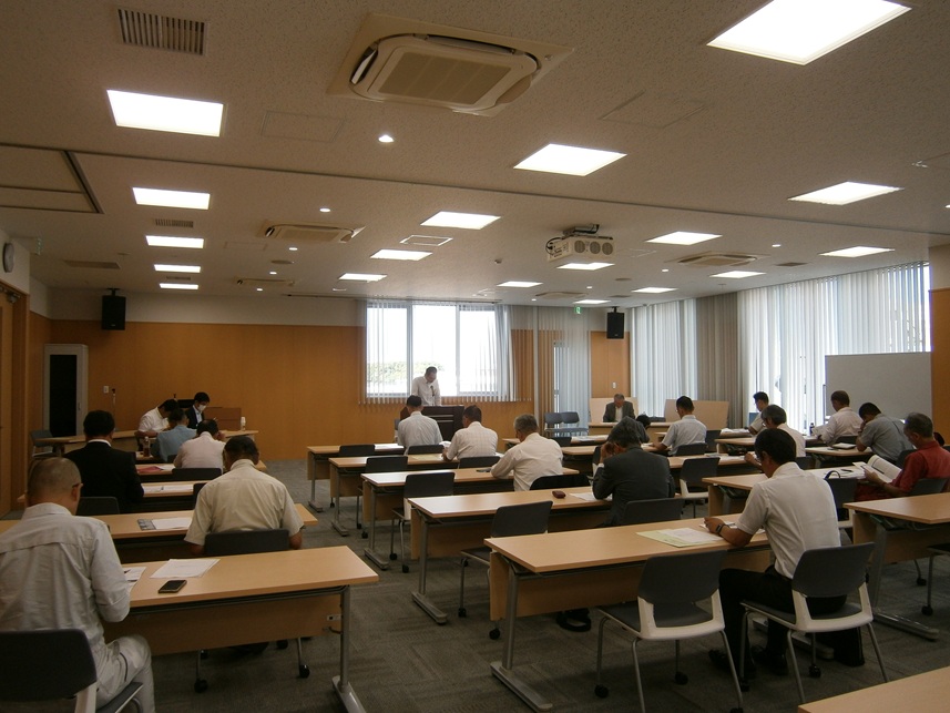 4-3部会活動「R6特認工場部会研修会の様子」